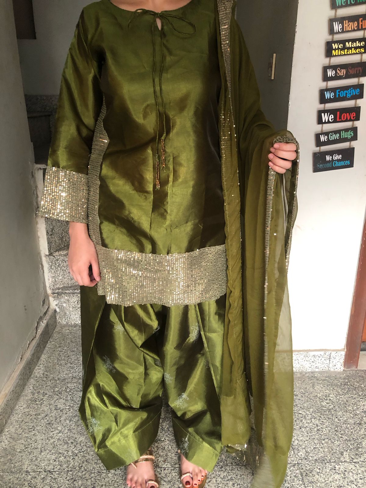 short kurta-style shirt adorned